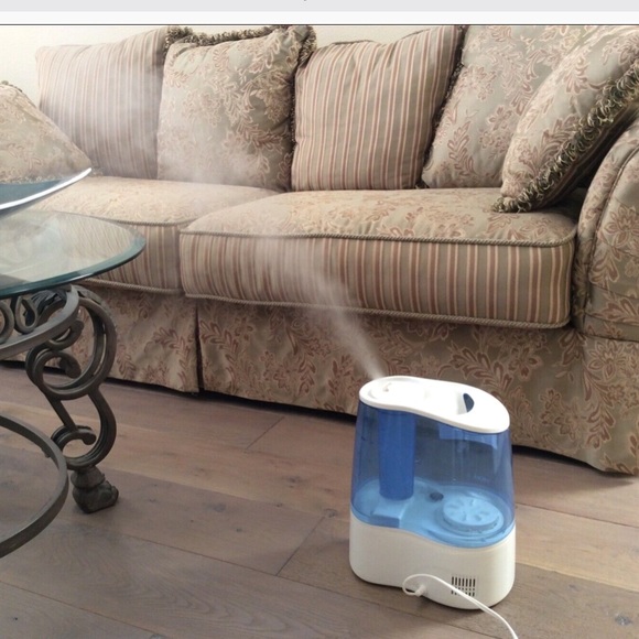 Vicks Ultra Quiet Cool Mist Humidifier White/Blue - Picture 6 of 13